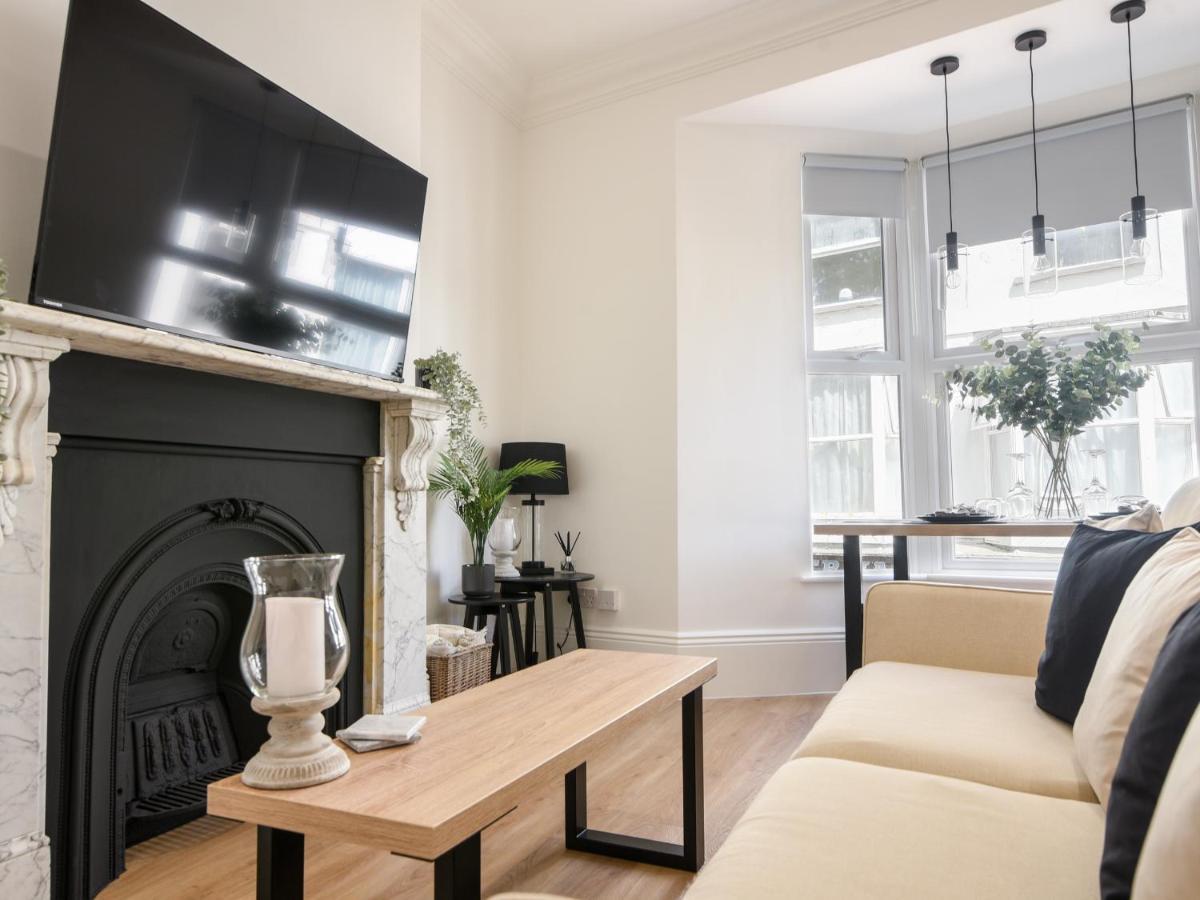 Fore Street House - 2 *